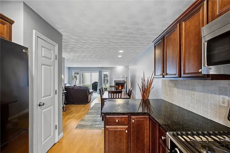 68 Red Brook Lane Photo 7