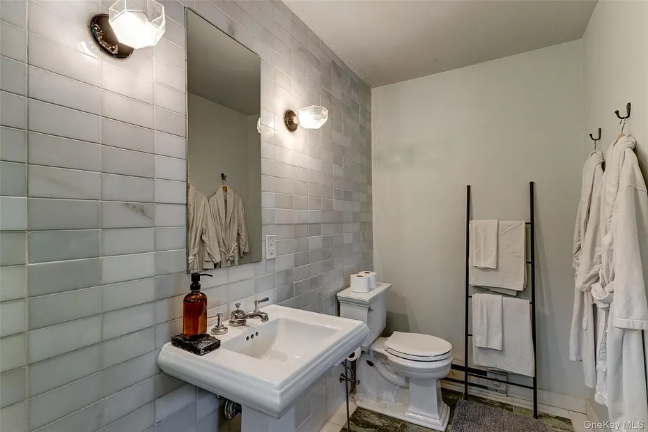 399 Delaware Drive Photo 23