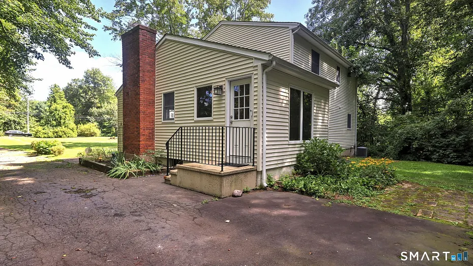 22 Central Avenue Photo 6