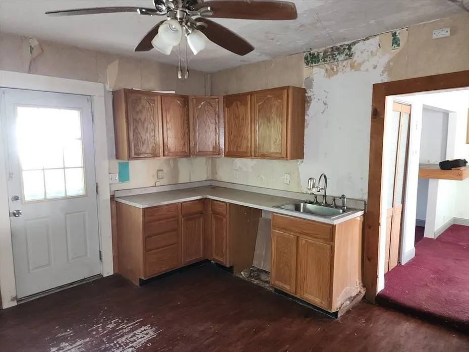 156 Grattan St Photo 2