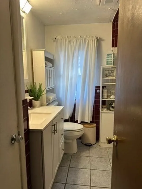 62 Royal Rd Photo 8