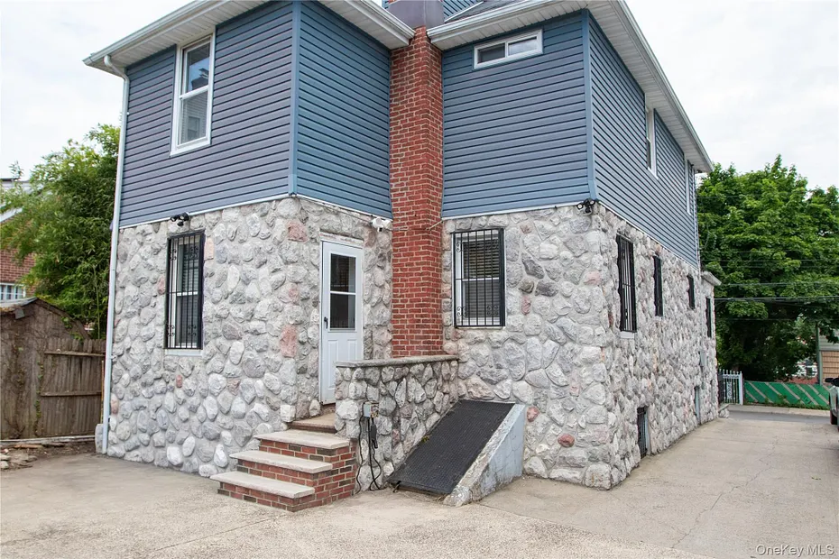4810 Robertson Street Photo 17