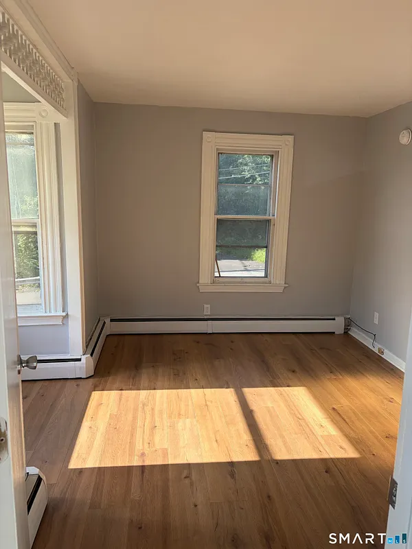 323 Saybrook Road Photo 3