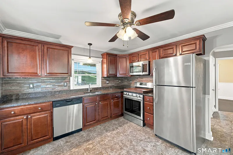 15 Ashland Avenue Photo 10