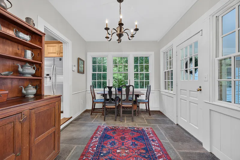 9 Ingham Hill Road Photo 10
