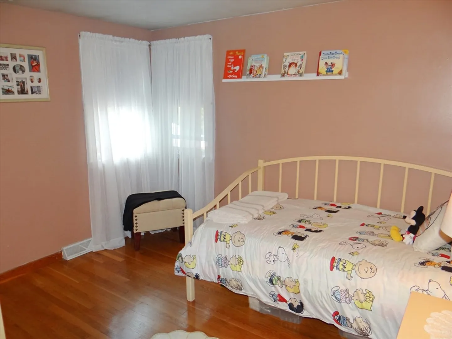 25 Marshall Ave Photo 16