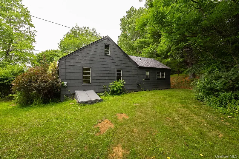166 Vassar Road Photo 23
