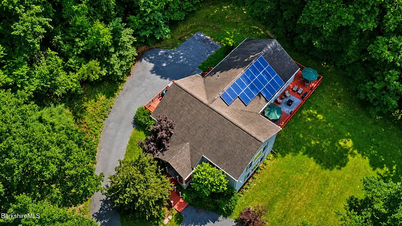 120 N Hoosac Rd Photo 44