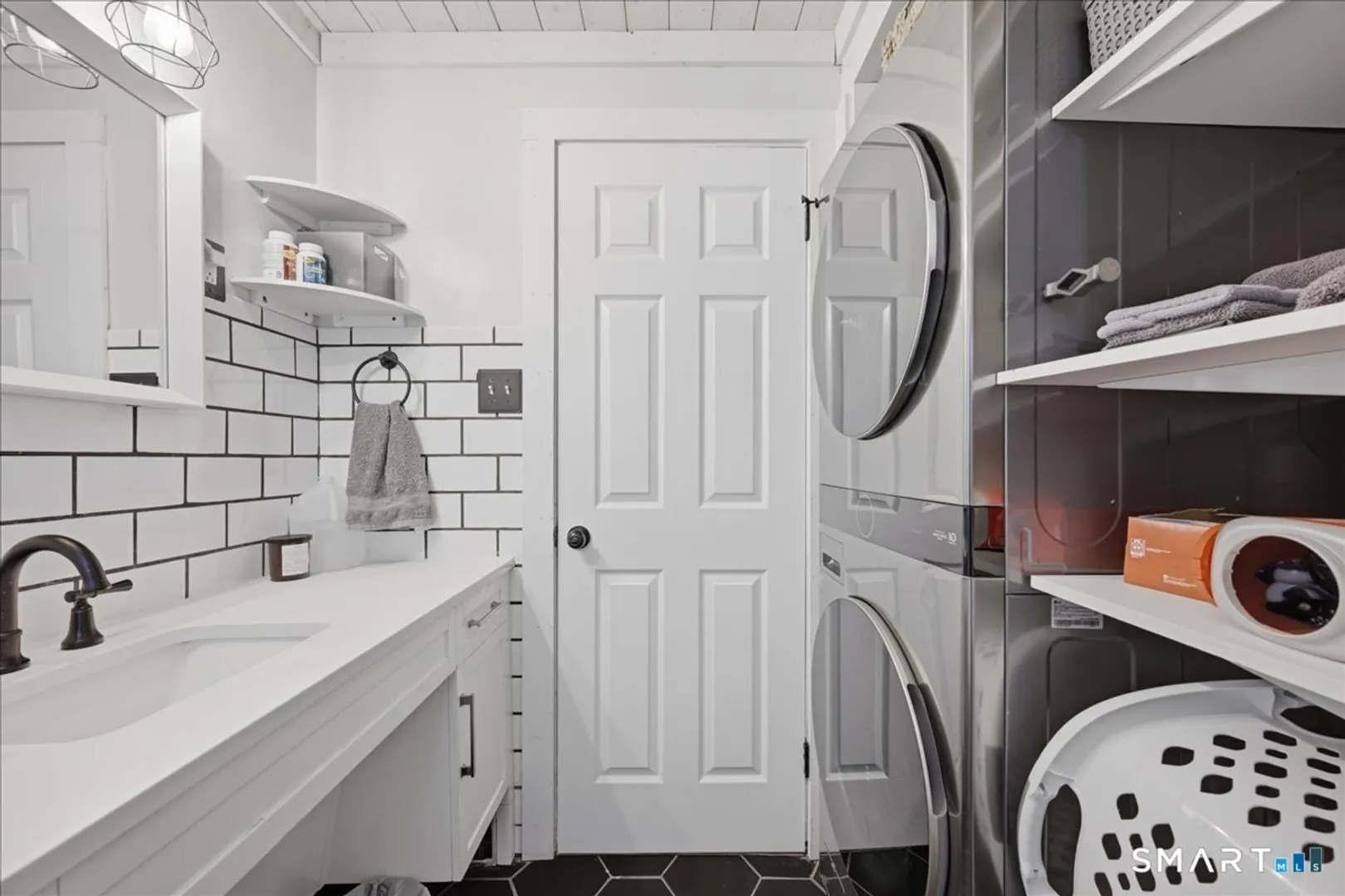 133 Bloomingdale Road Photo 19