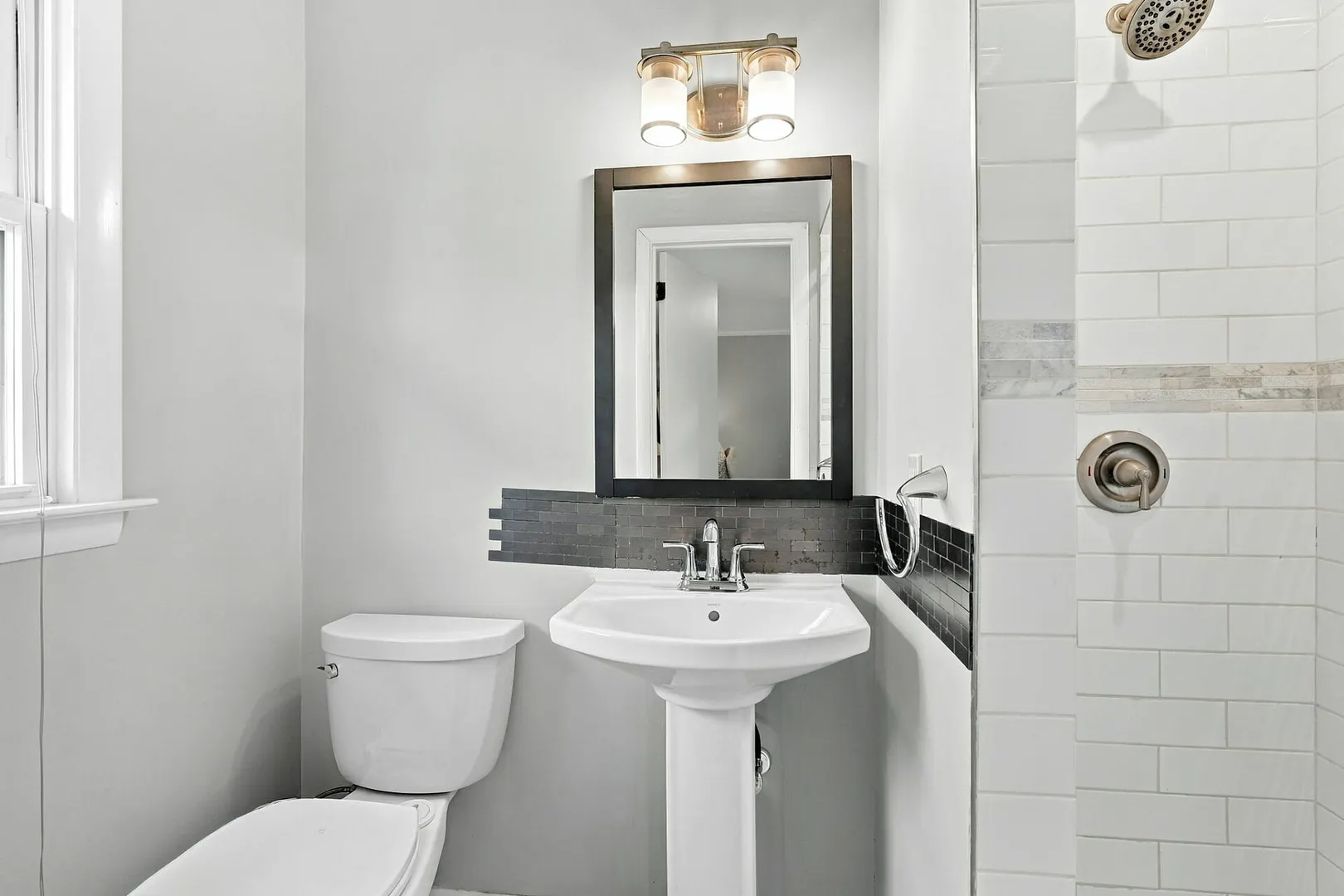 7 Frost Lane Photo 15