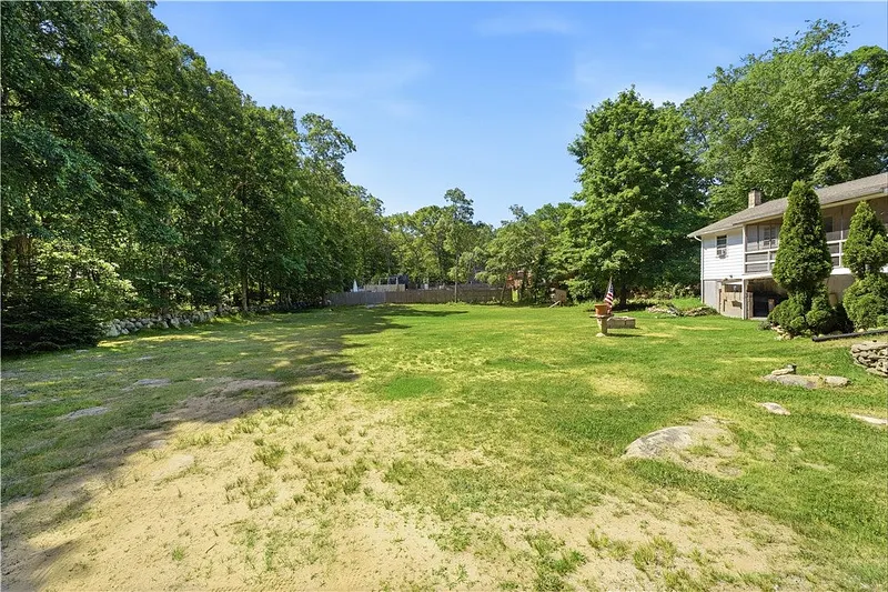 42 Charles Avenue Photo 36