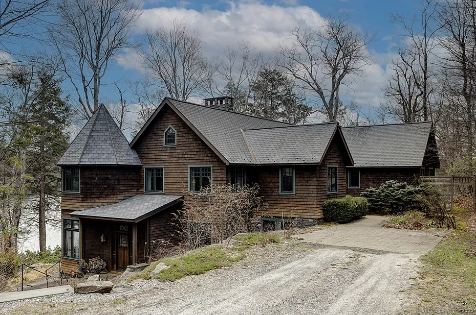 152 Tower Hill Road Photo 1