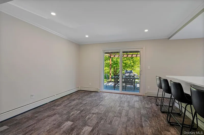 11 Kenneth Drive Photo 11
