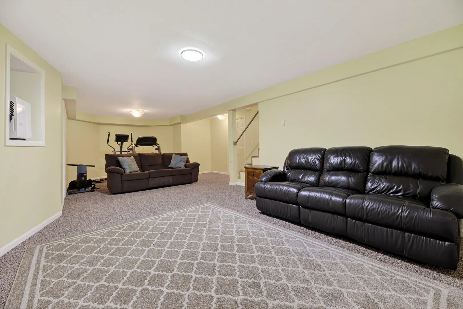 65 Middle Road Photo 34