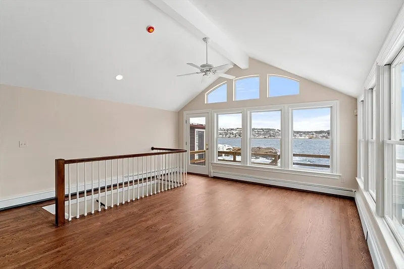 52 Bearskin Neck Photo 12