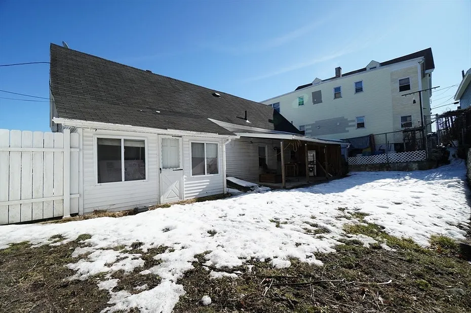 31 Floyd St Photo 29
