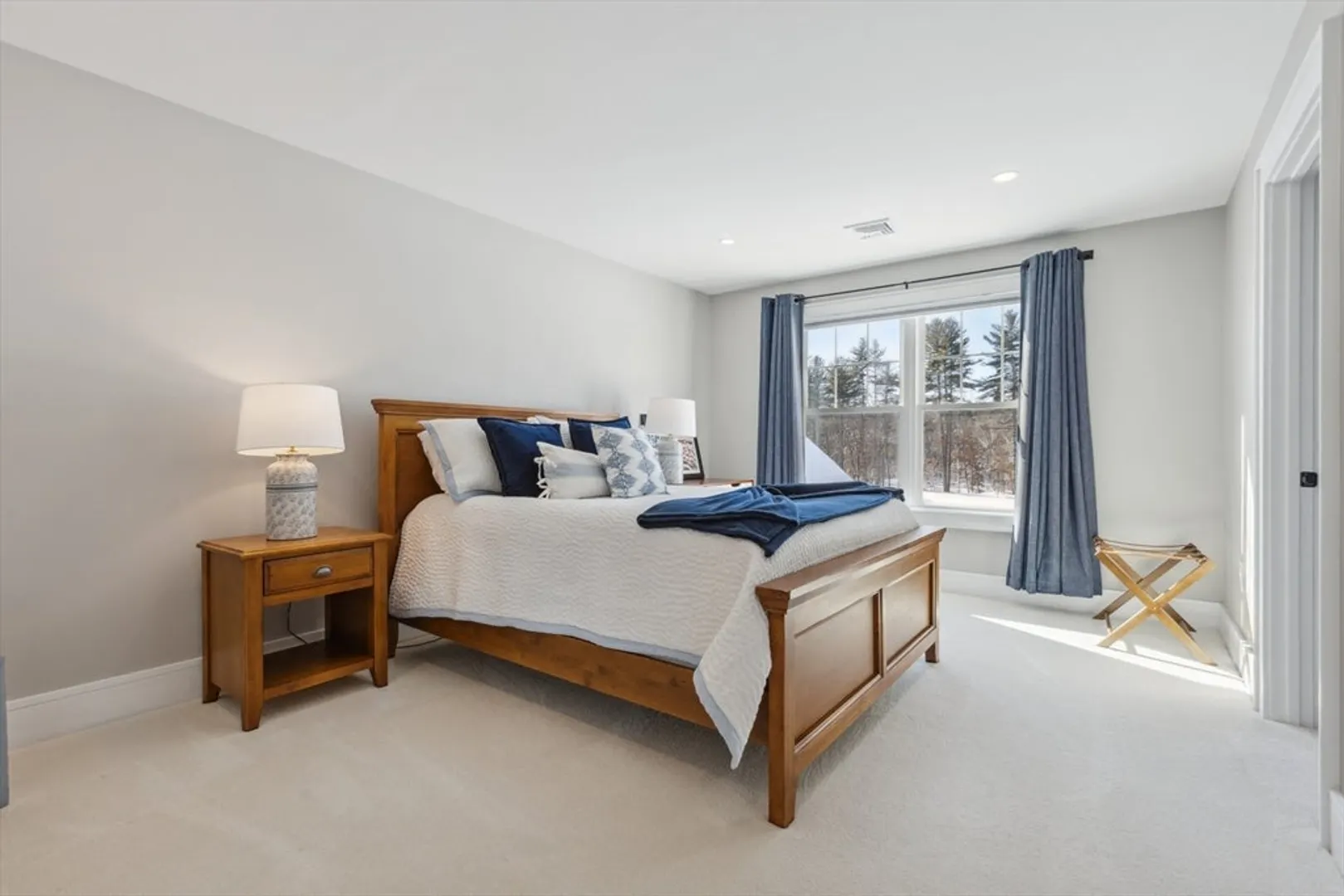 16 Crown Road Photo 31
