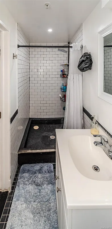 70 Lander Street Photo 15
