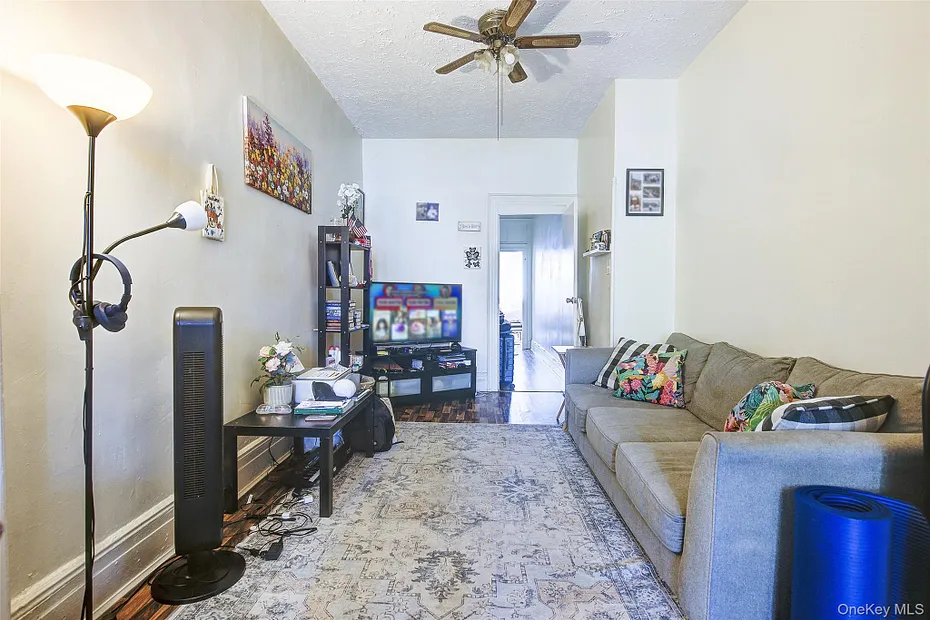 1718 Himrod Street Photo 3
