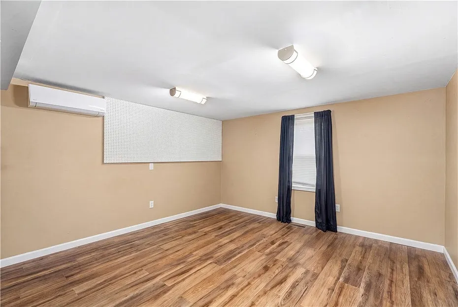 464 Gardiner Road #103 Photo 26