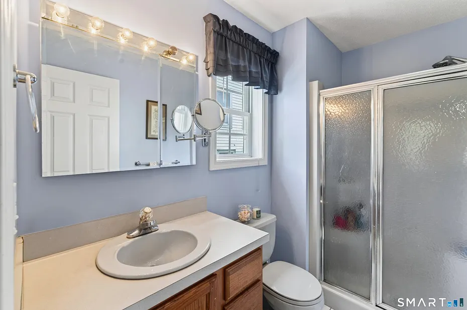 37 Adam Drive Photo 14