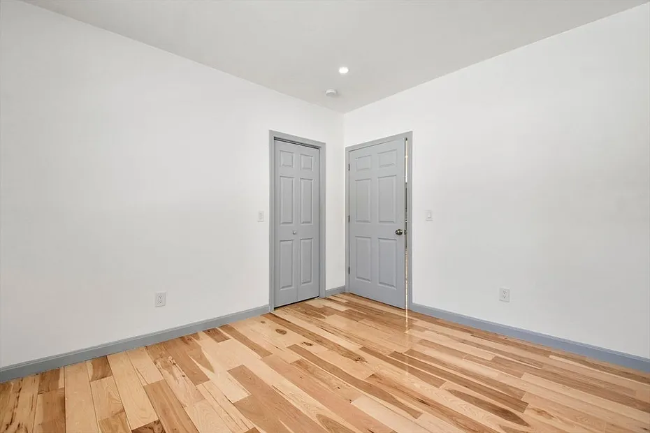 1 Stockwell Road Photo 19