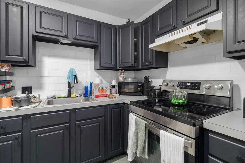 681 Providence Street Photo 13