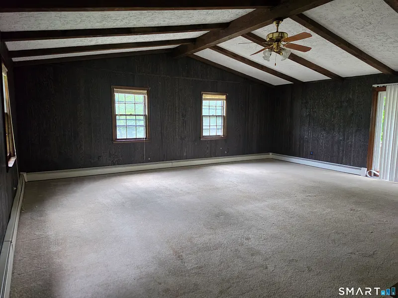 8 Squire Lane Photo 15