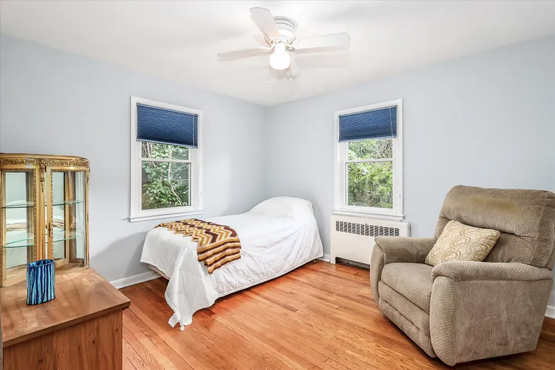 86 Crown Street Photo 17
