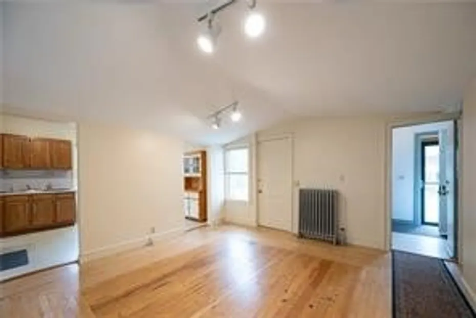 10 Hendricks Street #1 Photo 8