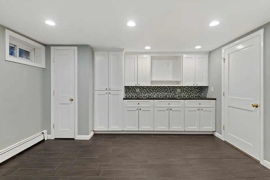 6 Madison Ave Photo 19