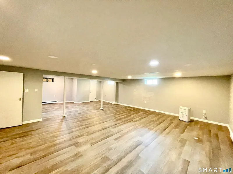 35 Woodmont Road Photo 26