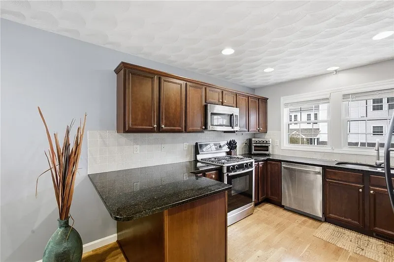 68 Red Brook Lane Photo 8
