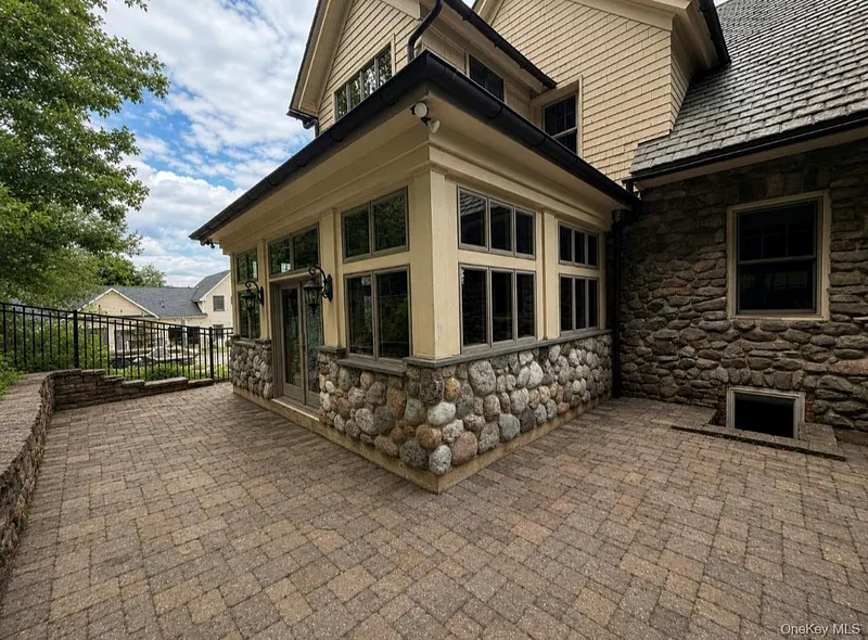 205 High Street Photo 33