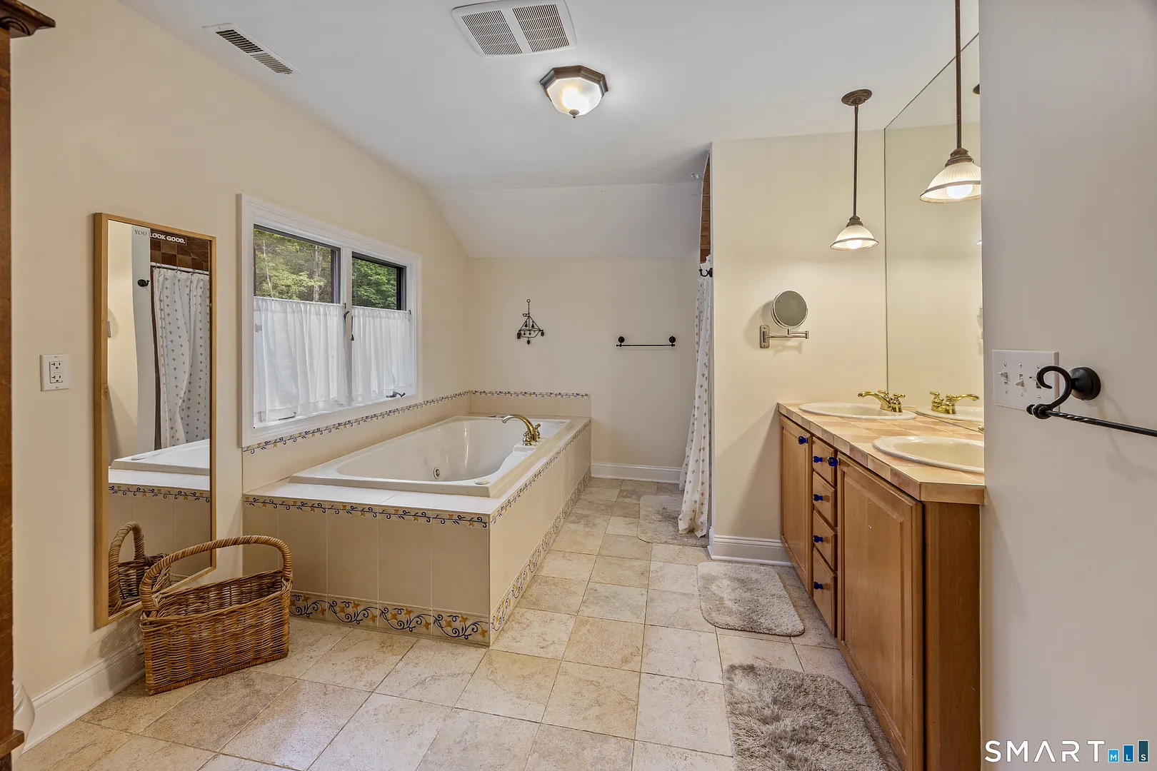 130 Fairhaven Drive Photo 27