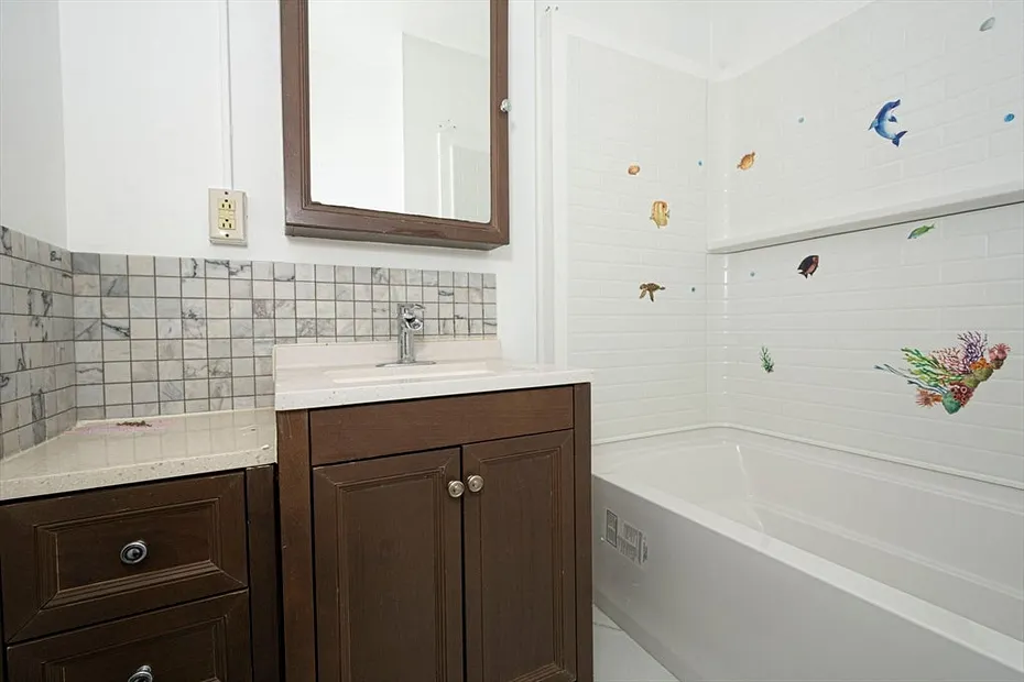 31 Neil  St. Photo 17