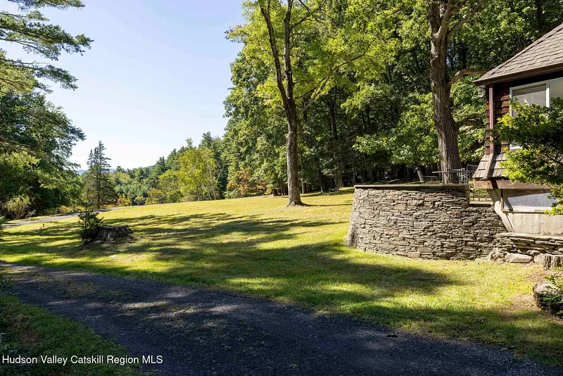 2673 Glasco Turnpike Photo 63