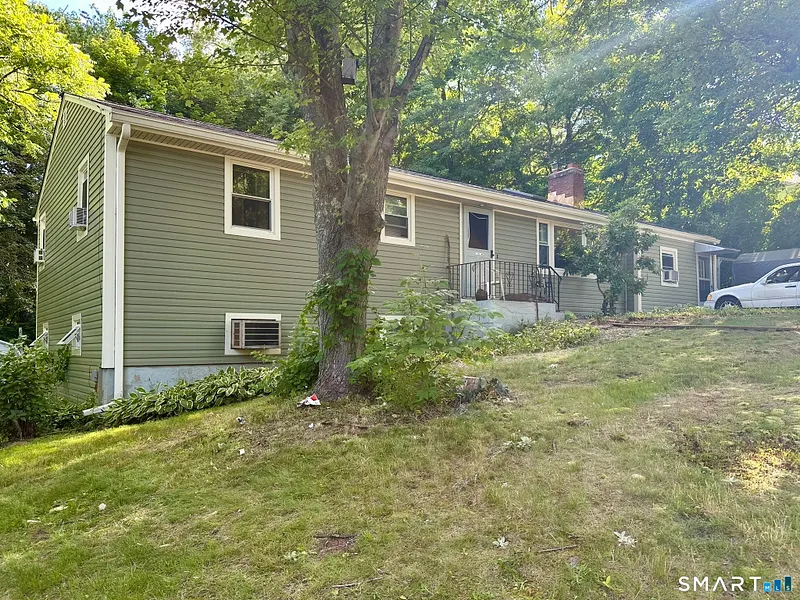 670 Benham Street Photo 2
