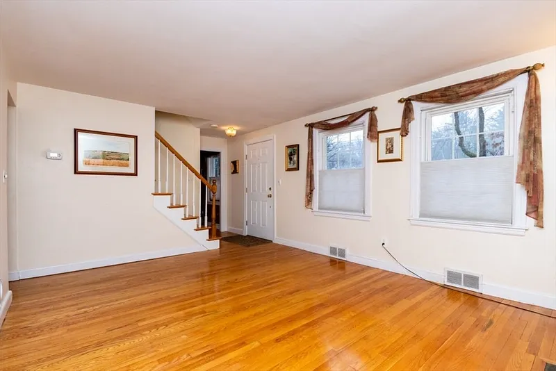 20 Eleanor Rd Photo 19
