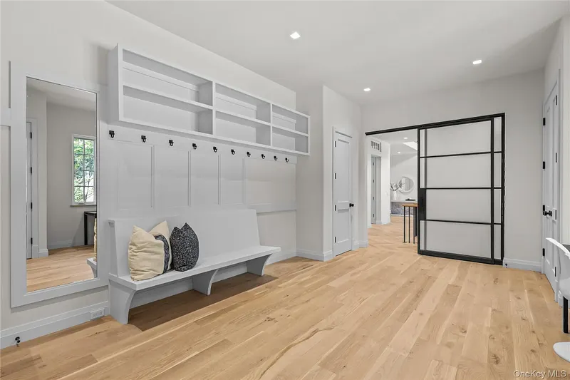 2 Barry Court Photo 24