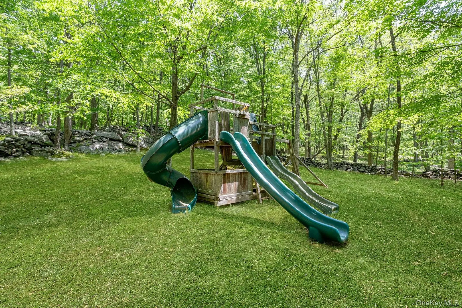 8 Woodland Road Photo 28