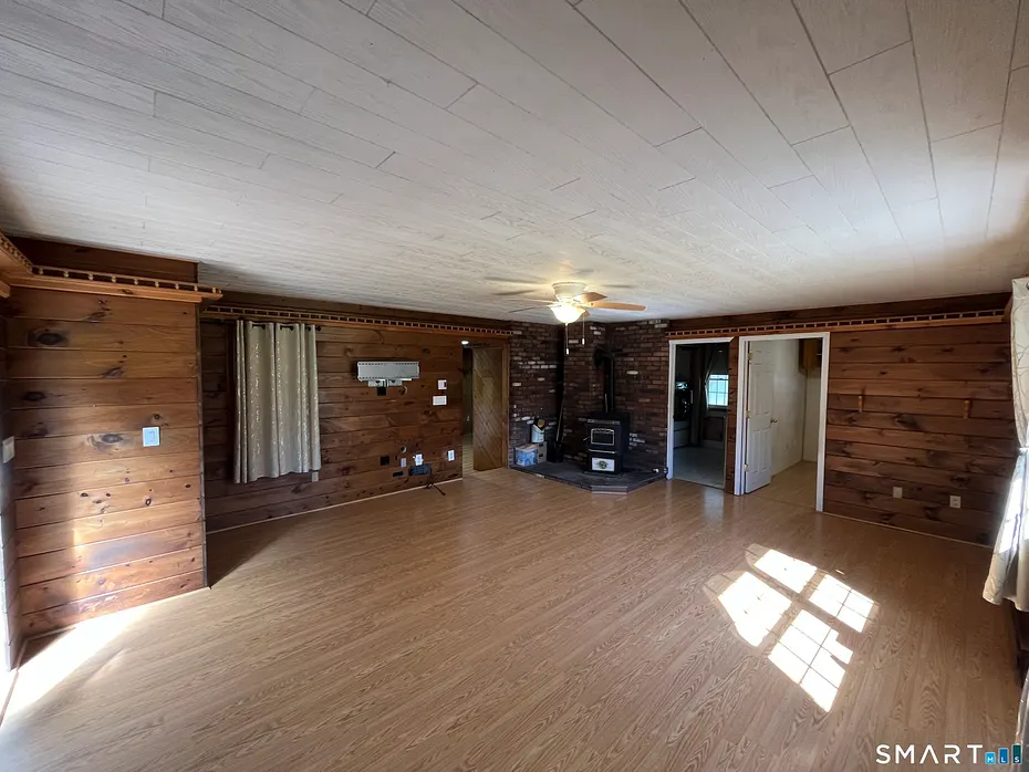 303 Somers Road Photo 3
