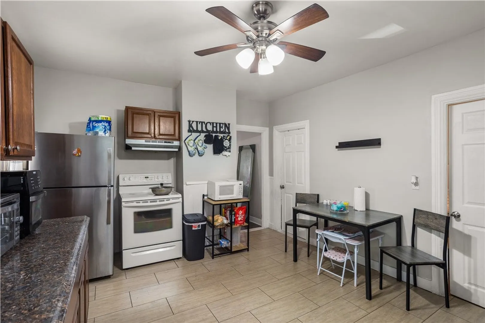 12 Quince Street Photo 13