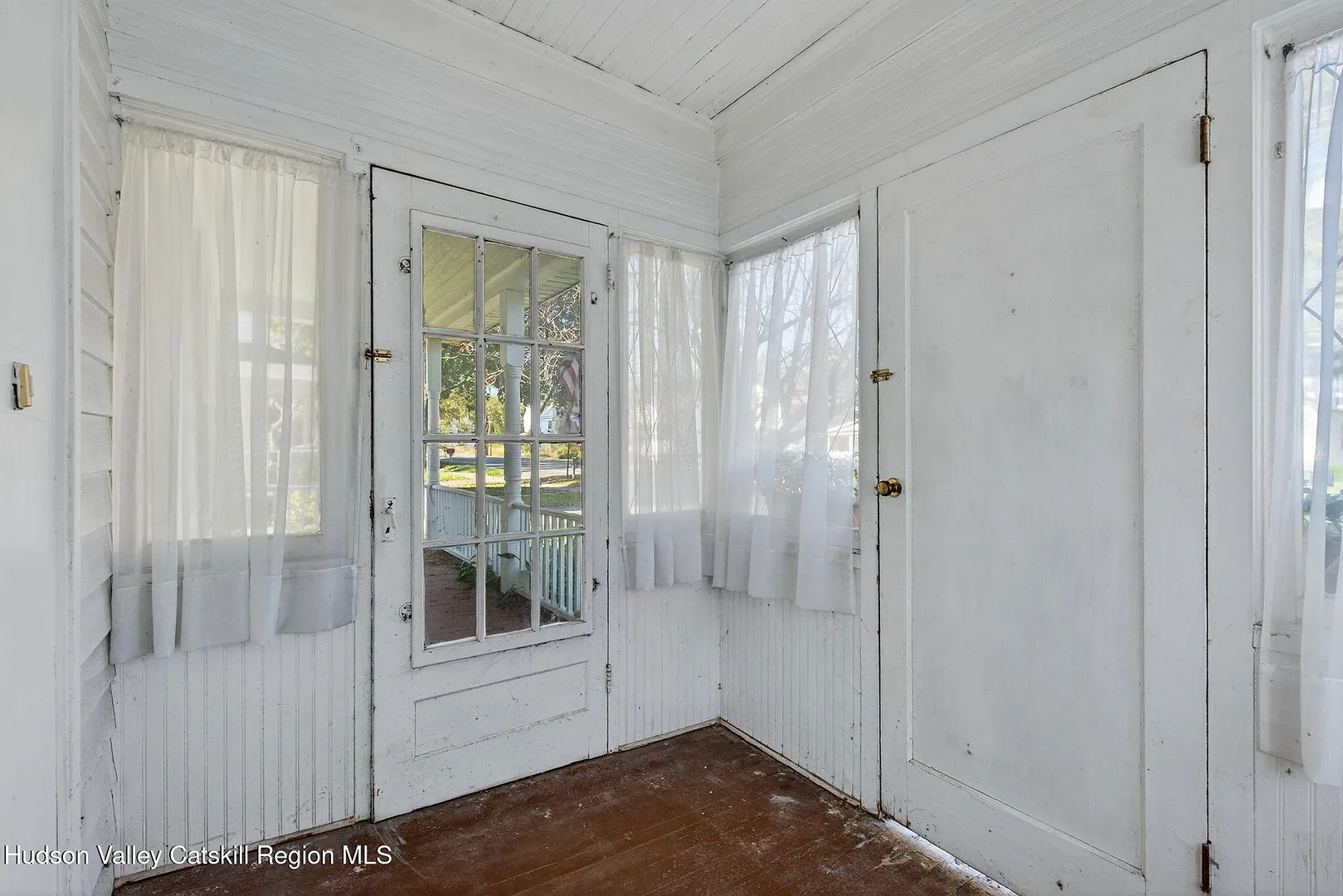 251 Jefferson Heights Photo 15