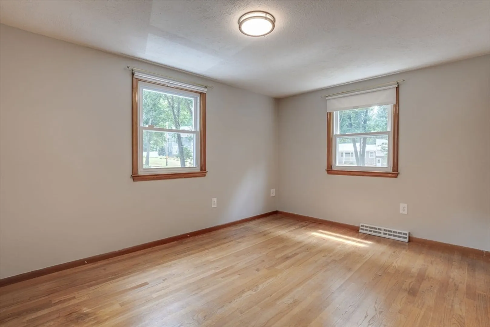 680 East Street Photo 24
