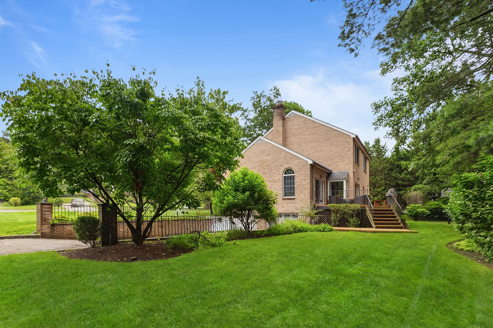 191 Beechmont Drive Photo 46