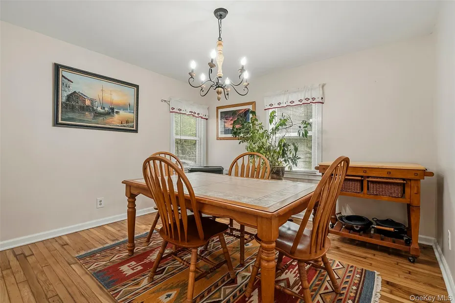 929 Freedom Plains Road Photo 3
