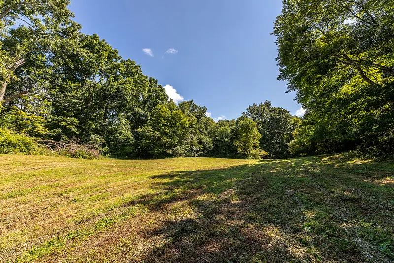 631 South Plains Road Photo 9