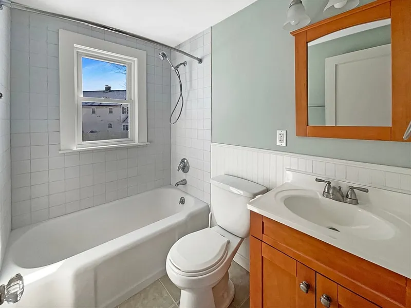 44 2nd St Photo 7