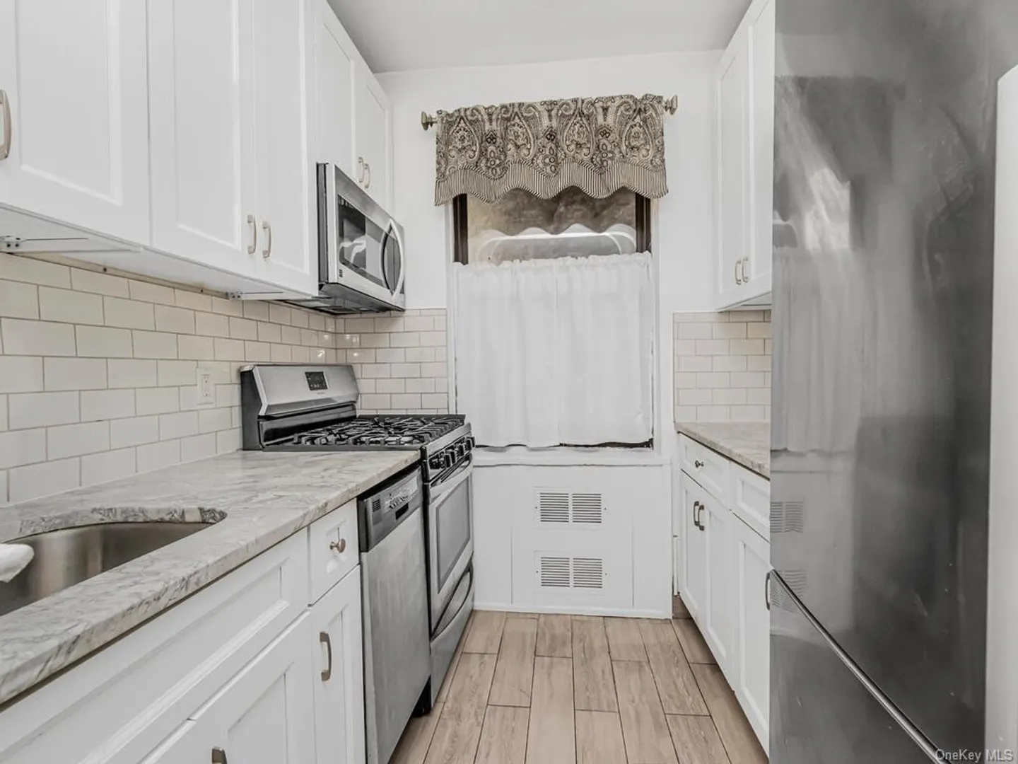 3015 Riverdale Avenue  #2k Photo 4